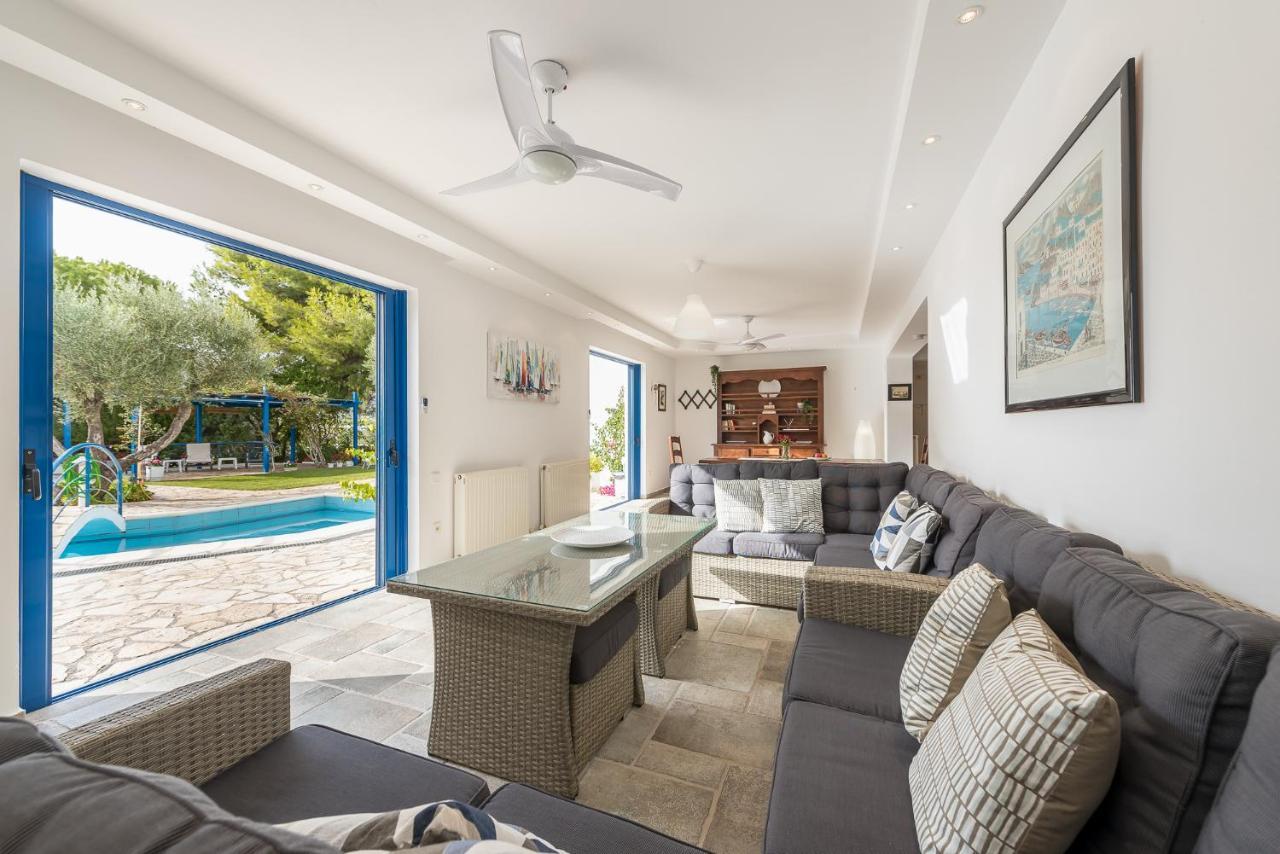 Summer Villa Pasiphae Private Pool - Bbq -Beach 2Min Kaap Soenion Buitenkant foto